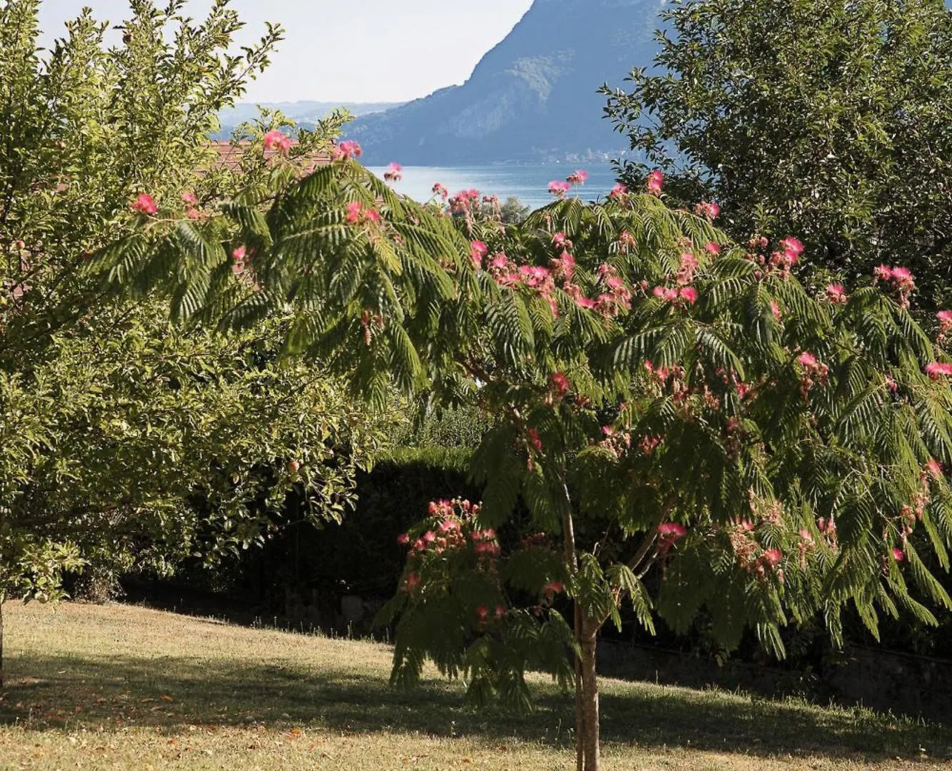 Holiday home Sevrier, Maison Vue Panoramique Sur Le Lac , 8 Personnes France